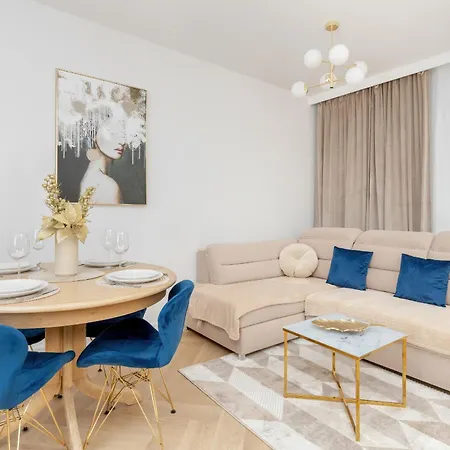 Bright Beige With Furnished Balcony And Parking In By Renters Apartment *